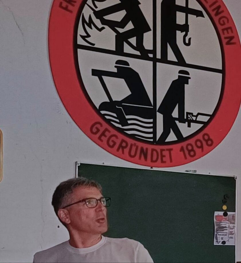 Uwe Döbell, Koordinator des Team 1250, im Feuerwehrhaus Monzingen